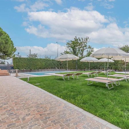 -Free Pool And Parking- Garda House Apartments Кастельнуово-дель-Гарда Екстер'єр фото