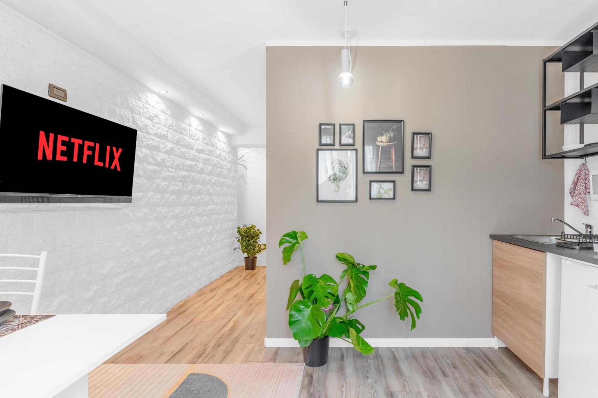 -Free Pool And Parking- Garda House Apartments Кастельнуово-дель-Гарда Екстер'єр фото