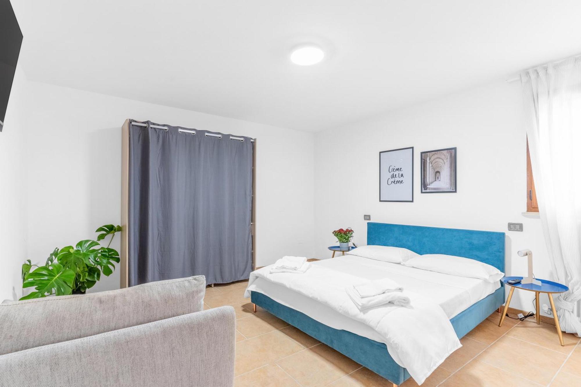 -Free Pool And Parking- Garda House Apartments Кастельнуово-дель-Гарда Екстер'єр фото