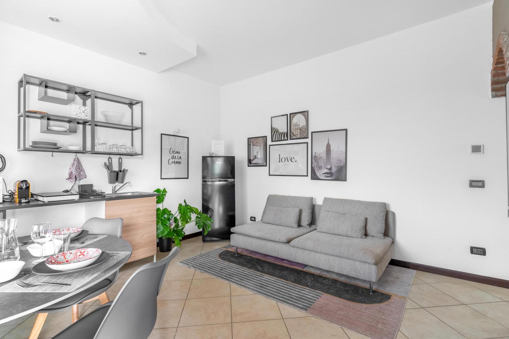 -Free Pool And Parking- Garda House Apartments Кастельнуово-дель-Гарда Екстер'єр фото