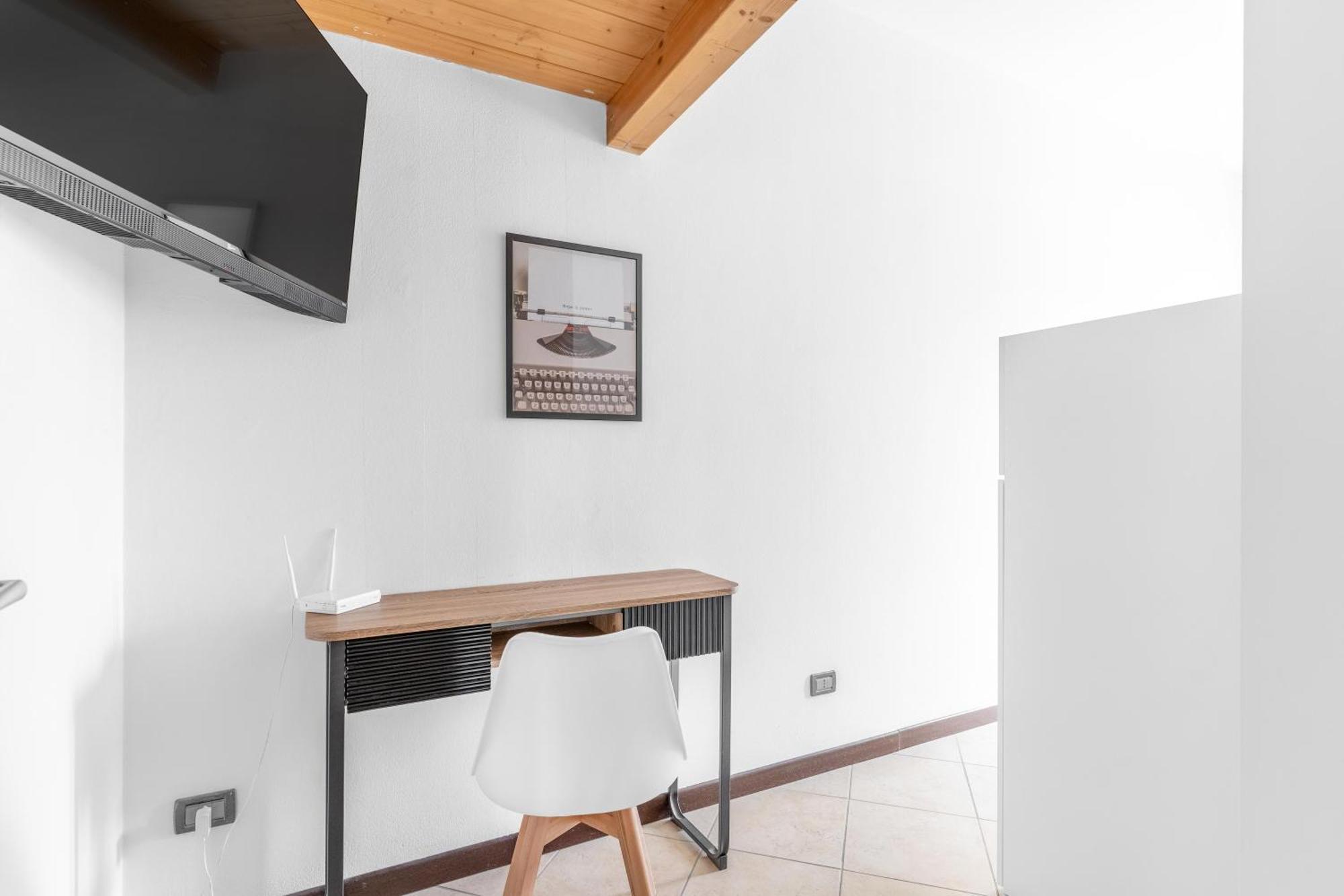 -Free Pool And Parking- Garda House Apartments Кастельнуово-дель-Гарда Екстер'єр фото