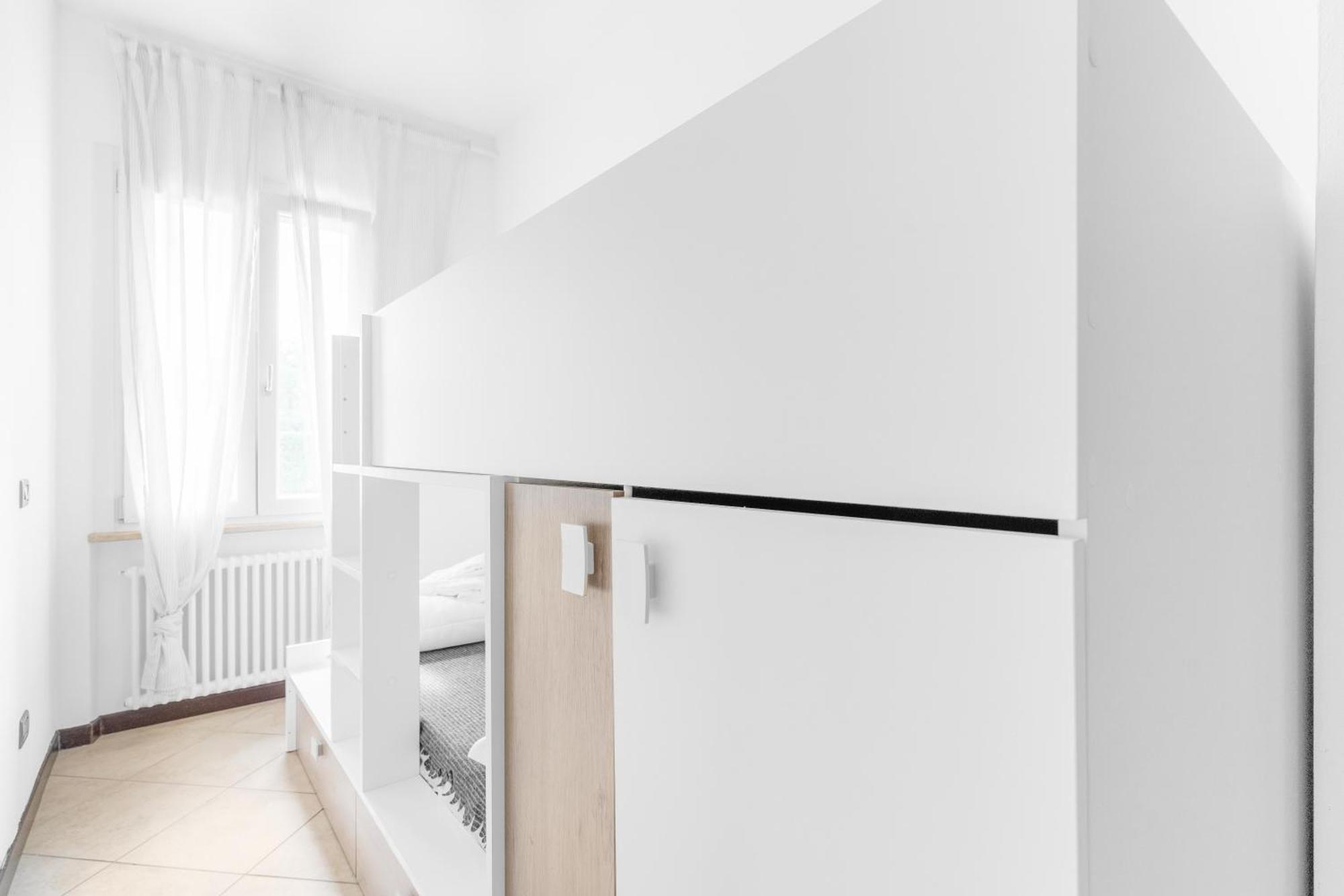 -Free Pool And Parking- Garda House Apartments Кастельнуово-дель-Гарда Екстер'єр фото