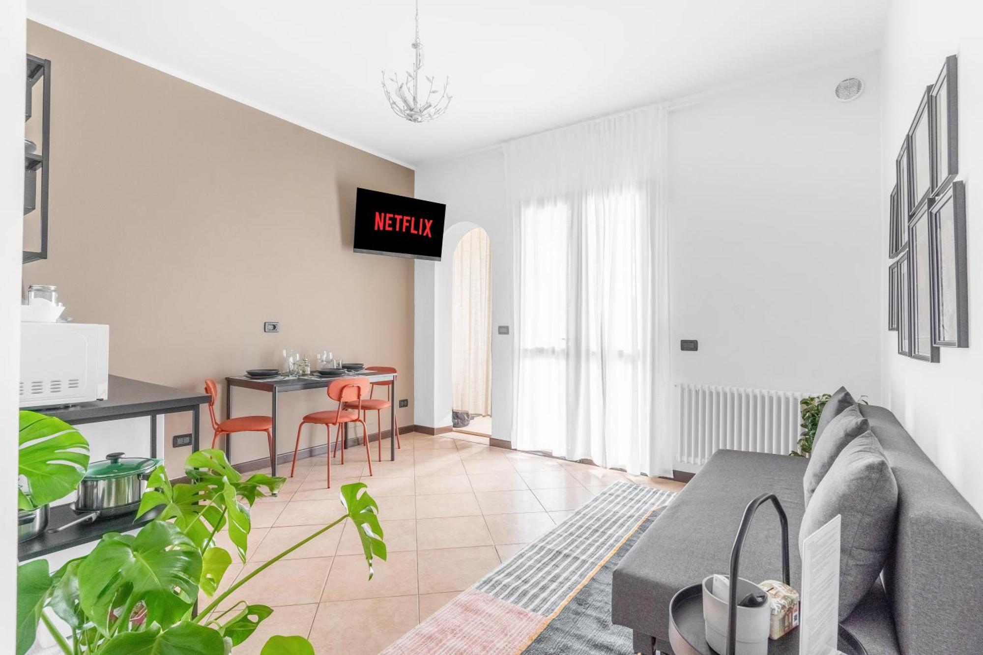 -Free Pool And Parking- Garda House Apartments Кастельнуово-дель-Гарда Екстер'єр фото