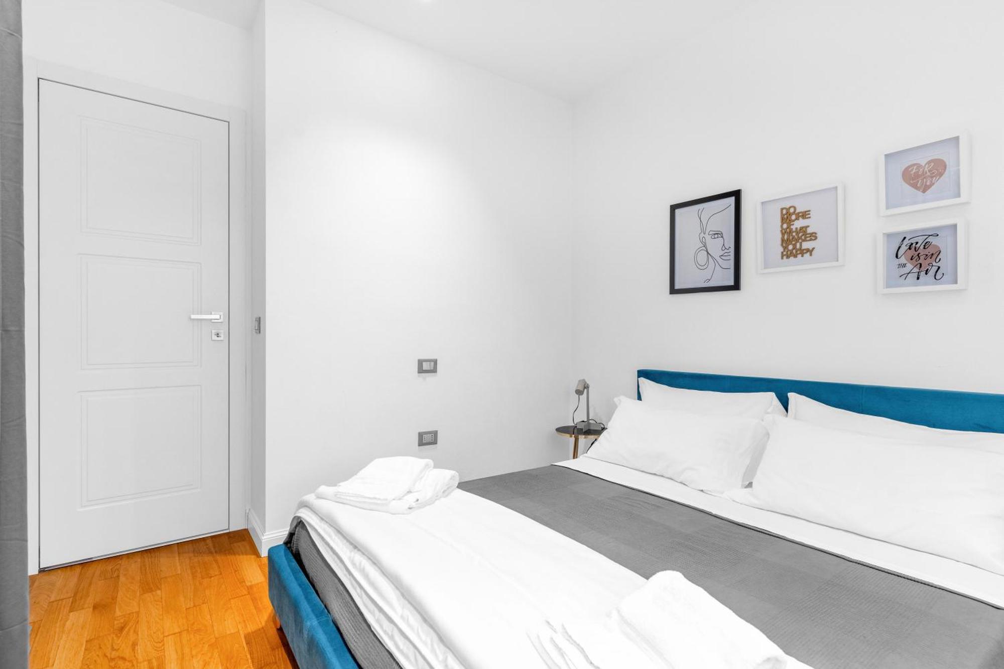-Free Pool And Parking- Garda House Apartments Кастельнуово-дель-Гарда Екстер'єр фото